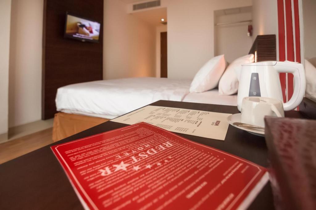 Redstar Hotel Jakarta Ngoại thất bức ảnh