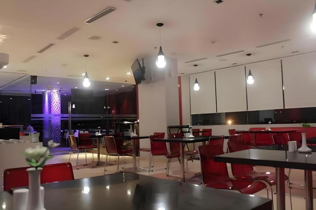 Redstar Hotel Jakarta Ngoại thất bức ảnh