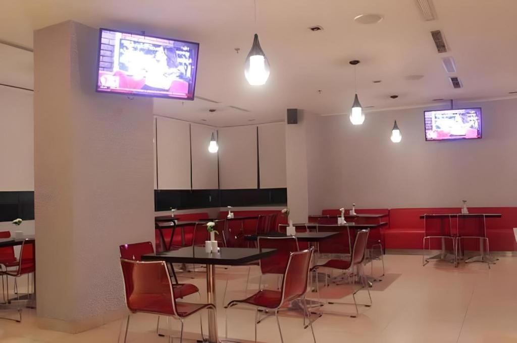 Redstar Hotel Jakarta Ngoại thất bức ảnh